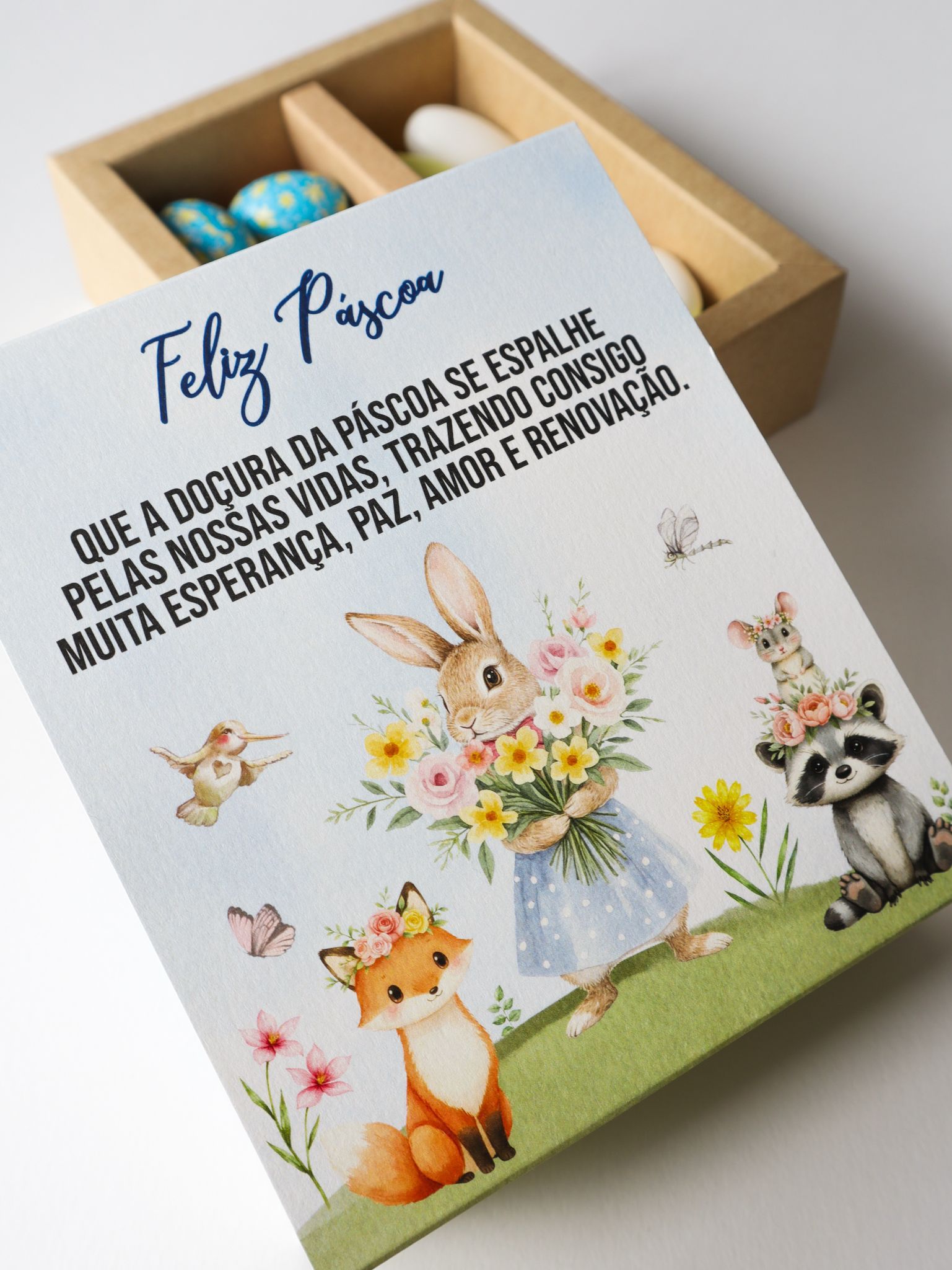 Páscoa 01 - Caixa com Ovinhos de Chocolate e Amêndoas Lisas Cores